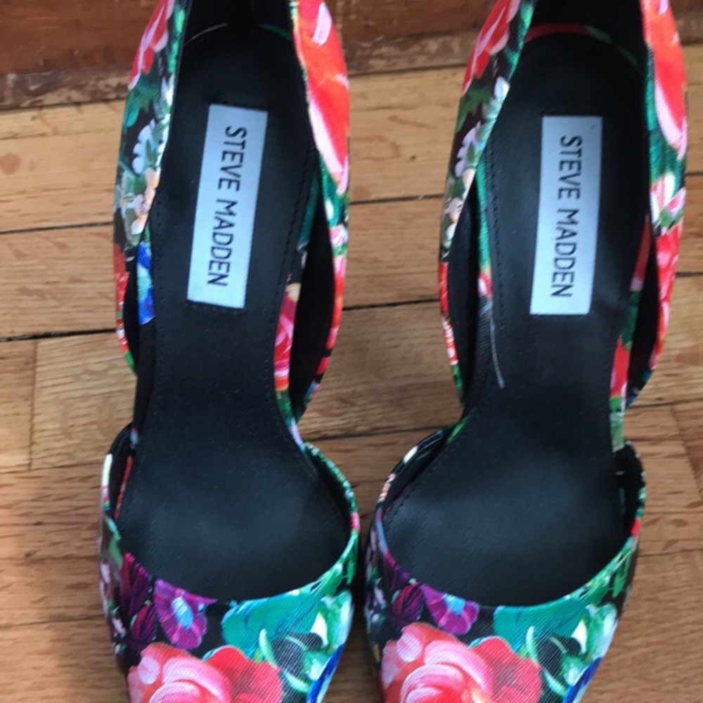 Shoes - Picture 2 of 3
